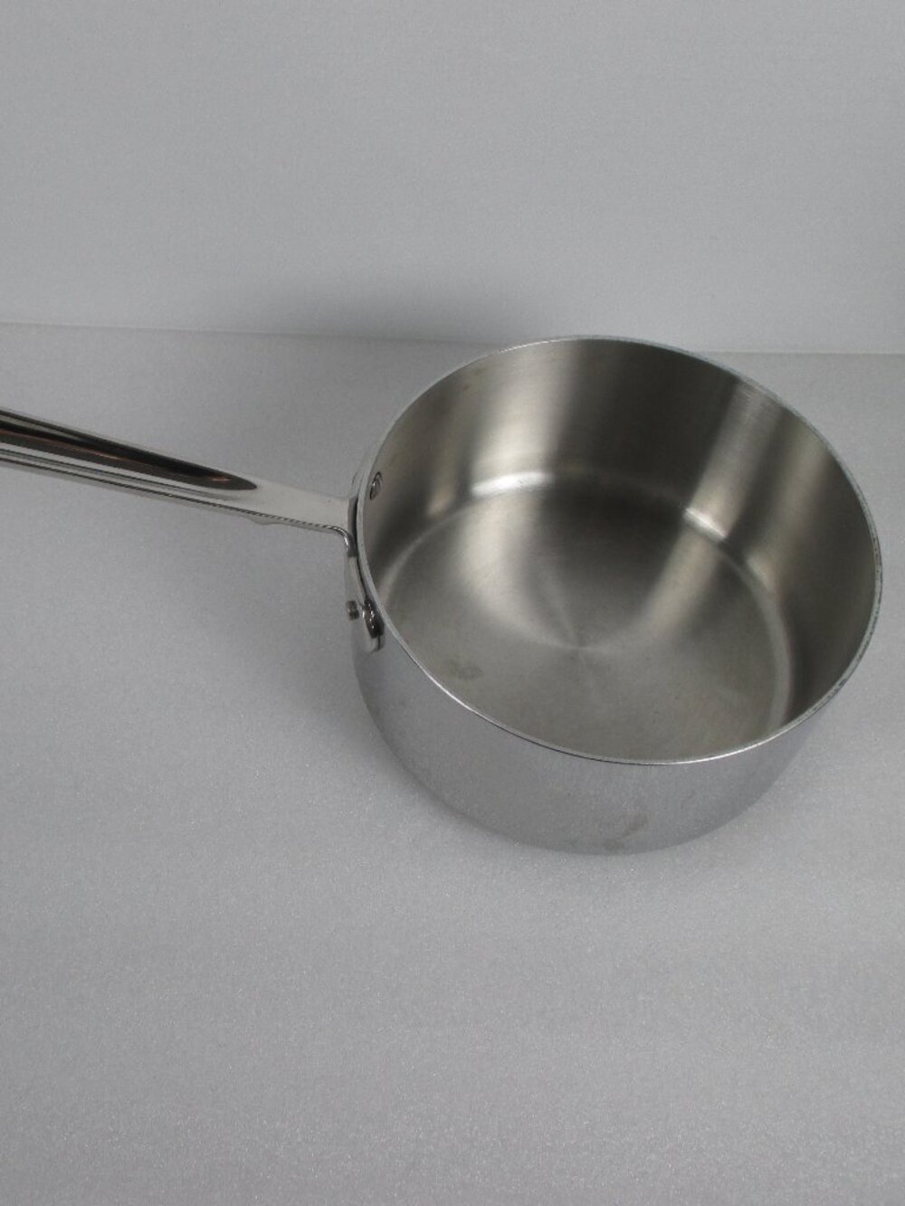 ALL CLAD D3 STAINLESS 3QT SAUCEPAN & LID - Picture 9 of 14